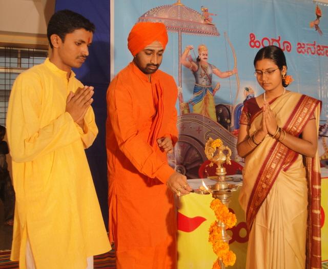From Left:Shri.Mohan Gowda, P.P. Huccheshwara Mahaswami, Kum. Sphurthi Benakanavari